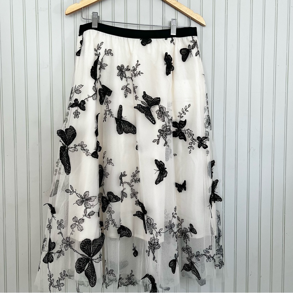 Woman’s 3D Butterfly Lace Mesh Full MIDI Skirt Cream and Black